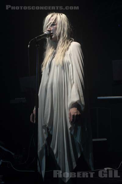 ZOLA JESUS - 2011-09-28 - PARIS - Point Ephemere - 